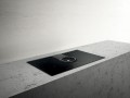 nikola-tesla-one-vista-2-nero_0.jpg